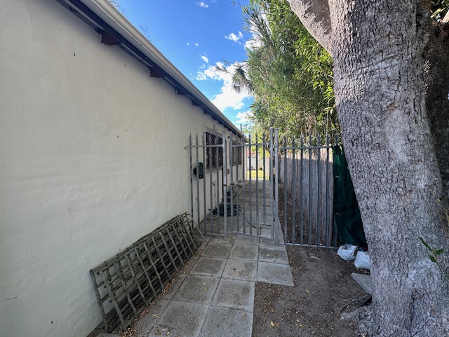 To Let 3 Bedroom Property for Rent in Wynberg Western Cape